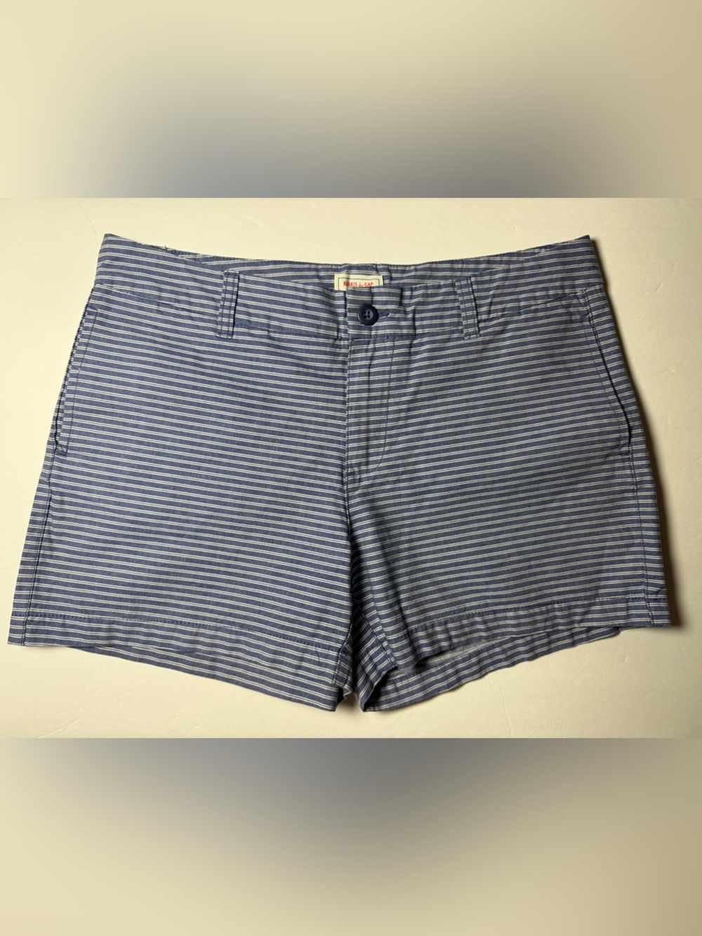 Gap Khakis Blue White Pinstripe 4” Shorts Size 8 Cotton Stretch Mid Rise.